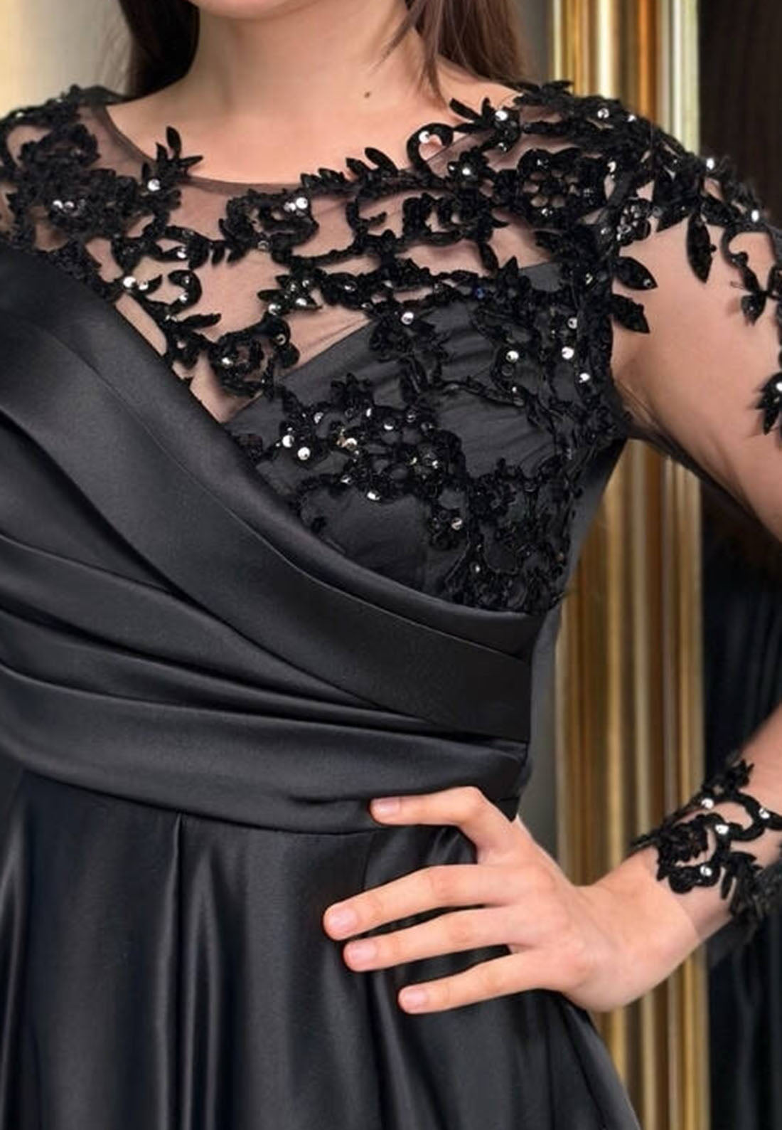 Scoop Long Sleeves Appliques Pleated A-Line Mother of Bride Dress