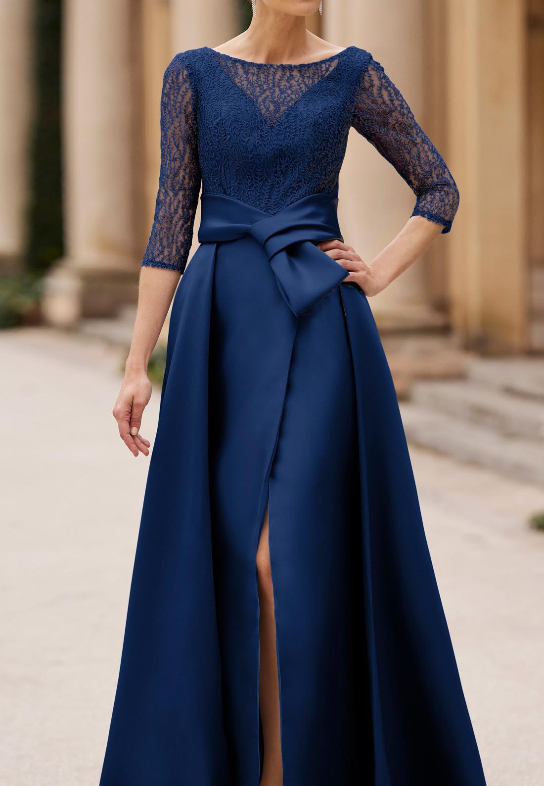 Scoop Long Sleeves Appliques Sheath Mother of Bride Dress
