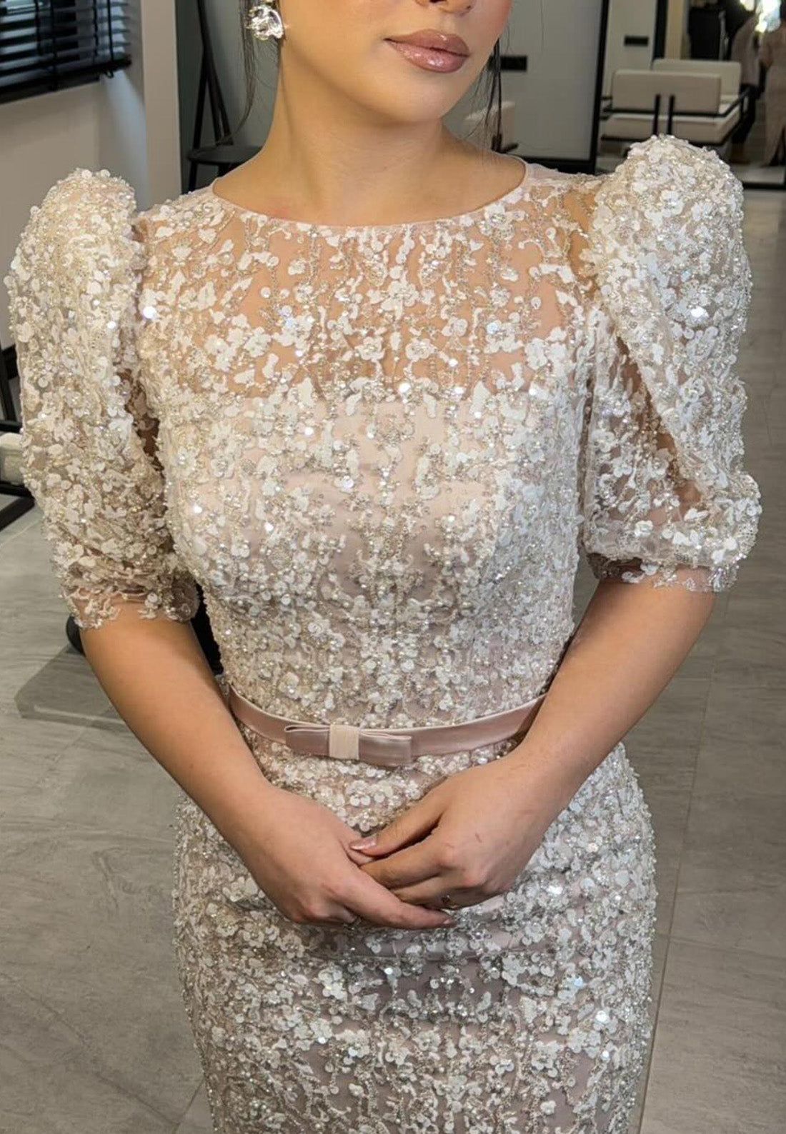 Scoop Short Sleeves Floral Appliques Sheath Evening Dress