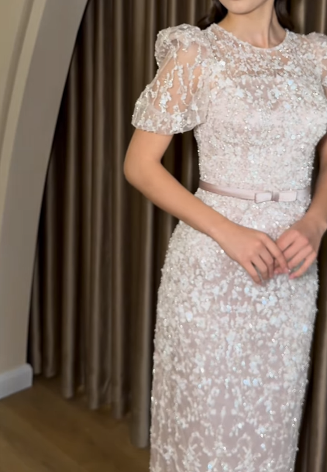 Scoop Short Sleeves Floral Appliques Sheath Evening Dress