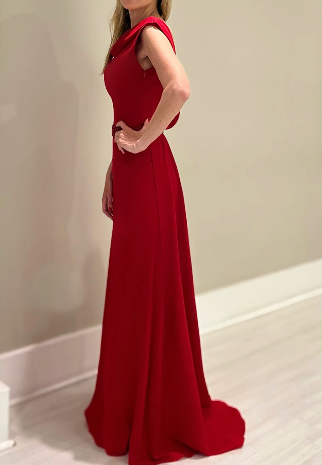 Scoop Sleeveless Sleek Sheath Mother of Bride Dress