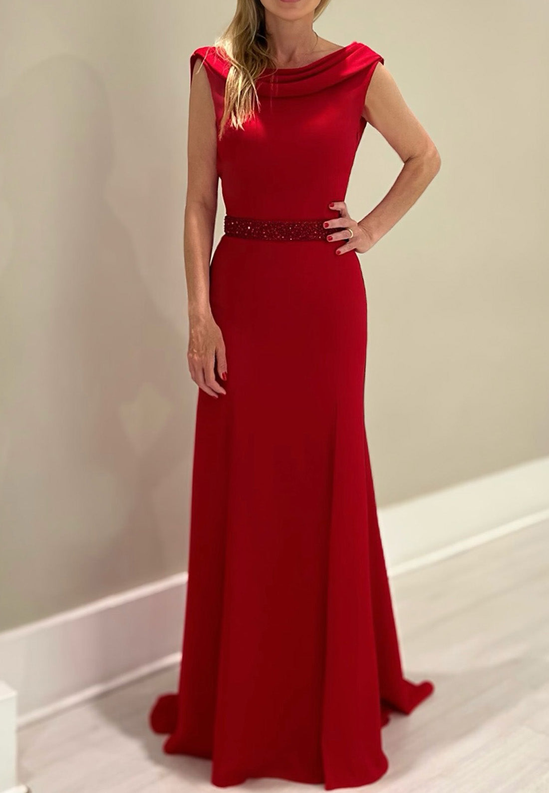 Scoop Sleeveless Sleek Sheath Mother of Bride Dress