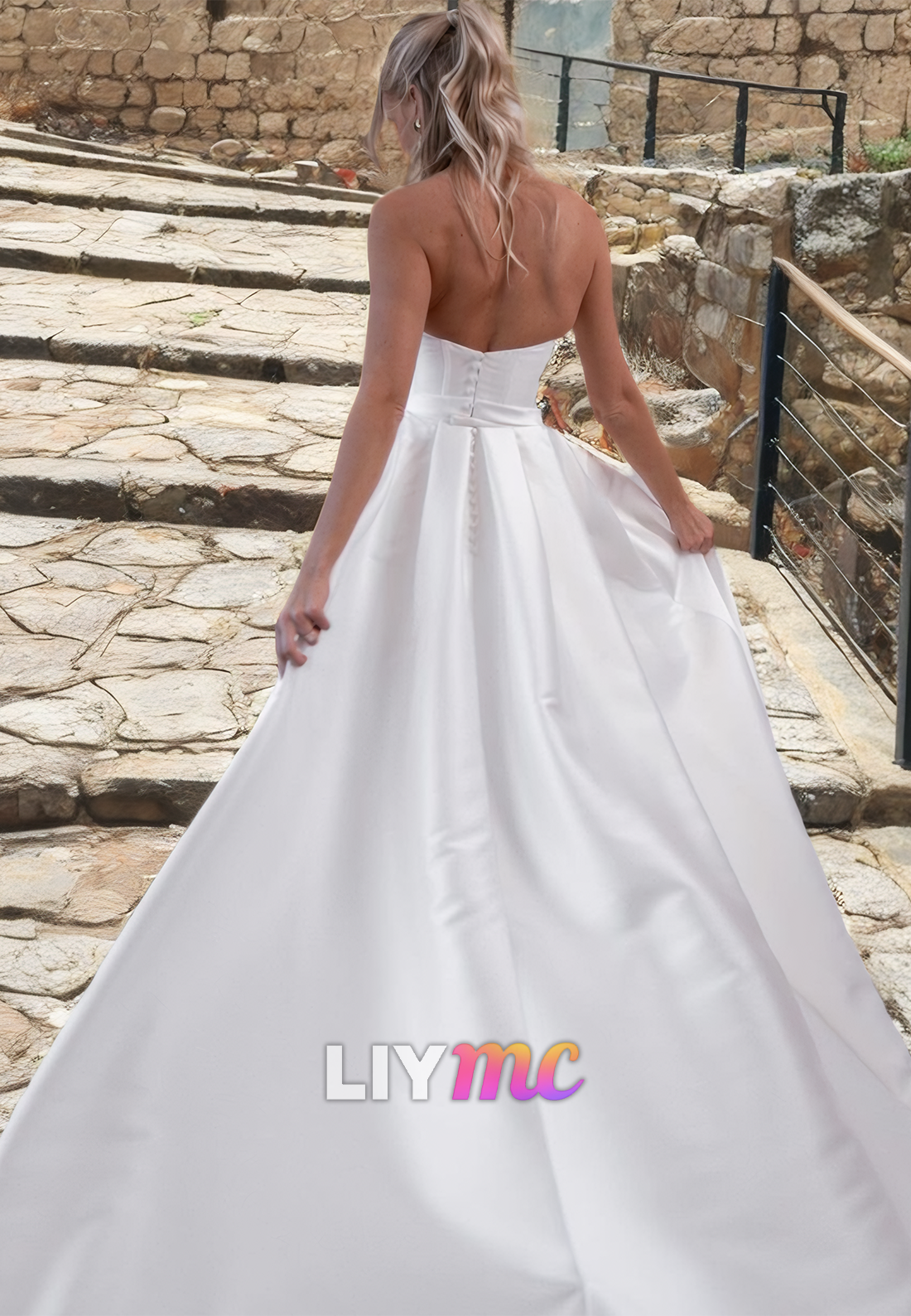 Scoop Strapless Short Removable Train Beach Wedding Dress