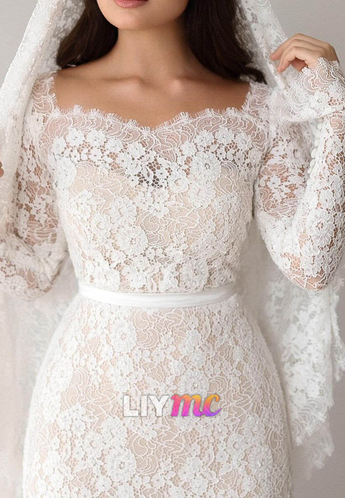 Sweetheart Long Sleeves Lace Appliques Sheath Wedding Dress