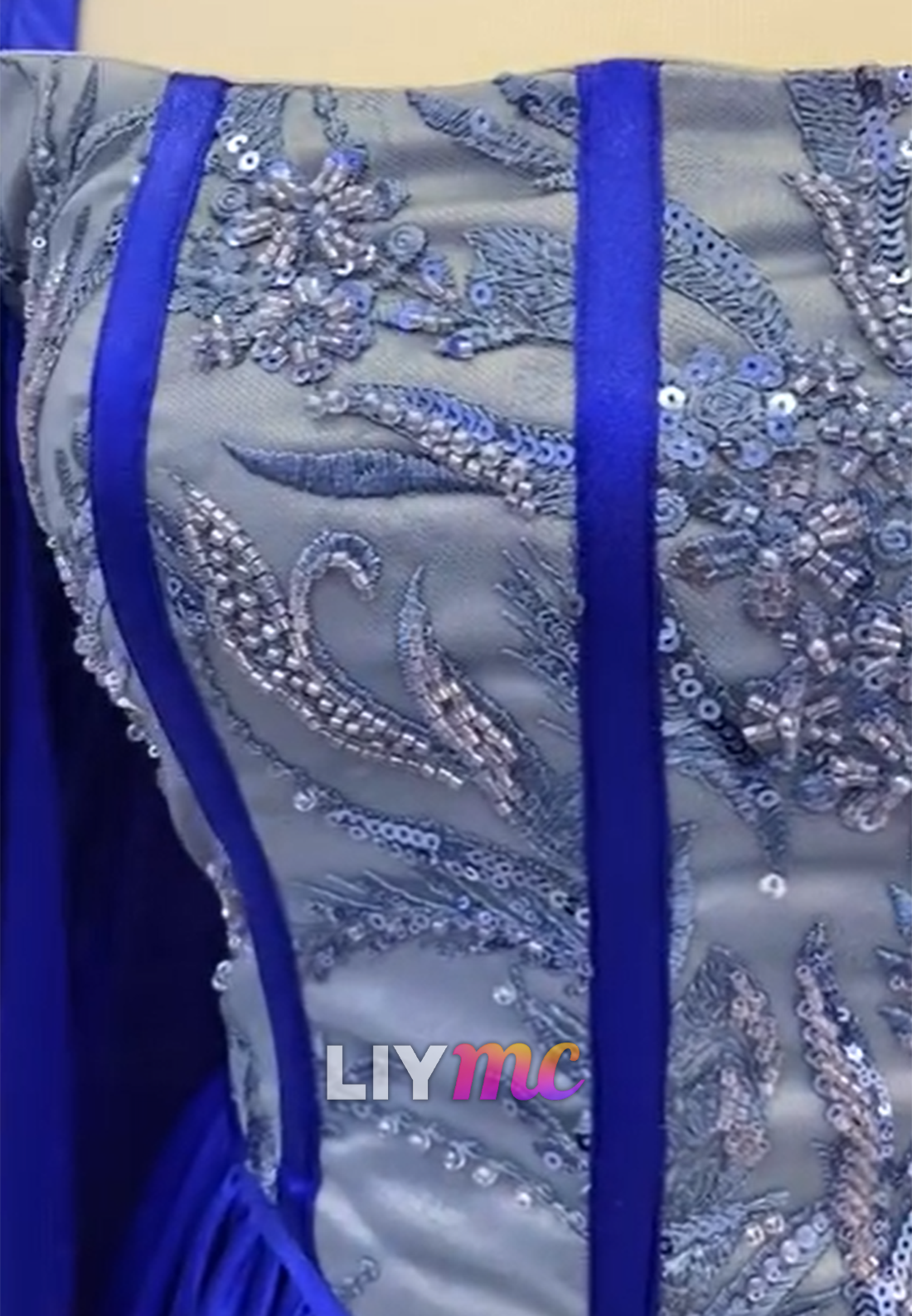 Square Long Sleeves Sequins Appliques A-Line Formal Dress