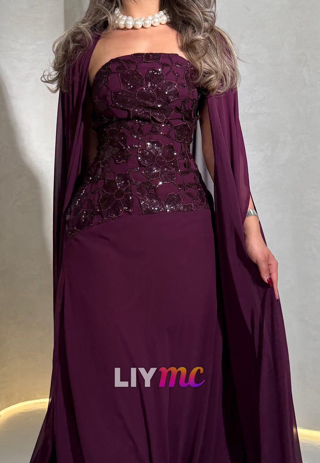 Straight Across Long Sleeves Sequins Appliques A-Line Formal Dress