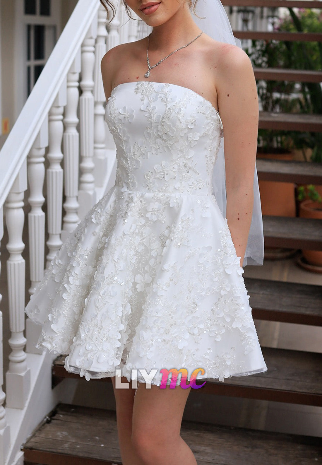 Straight Across Sleeveless Floral Appliques A-Line Short Wedding Dress