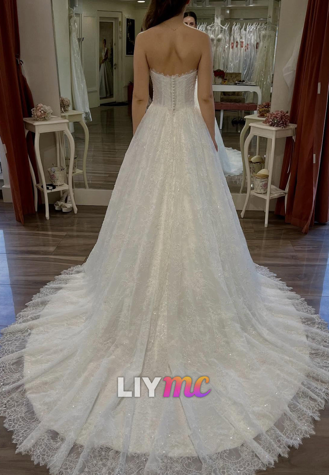 Straight Across Sleeveless Lace Appliques A-Line Wedding Dress