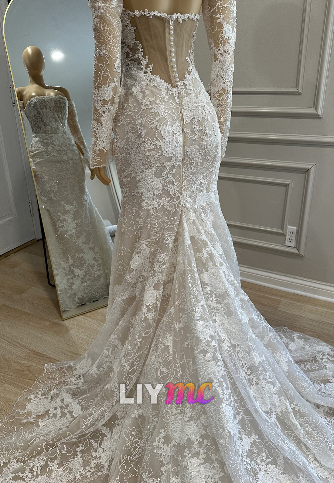 Straight Across Sleeveless Lace Appliques Mermaid Wedding Dress