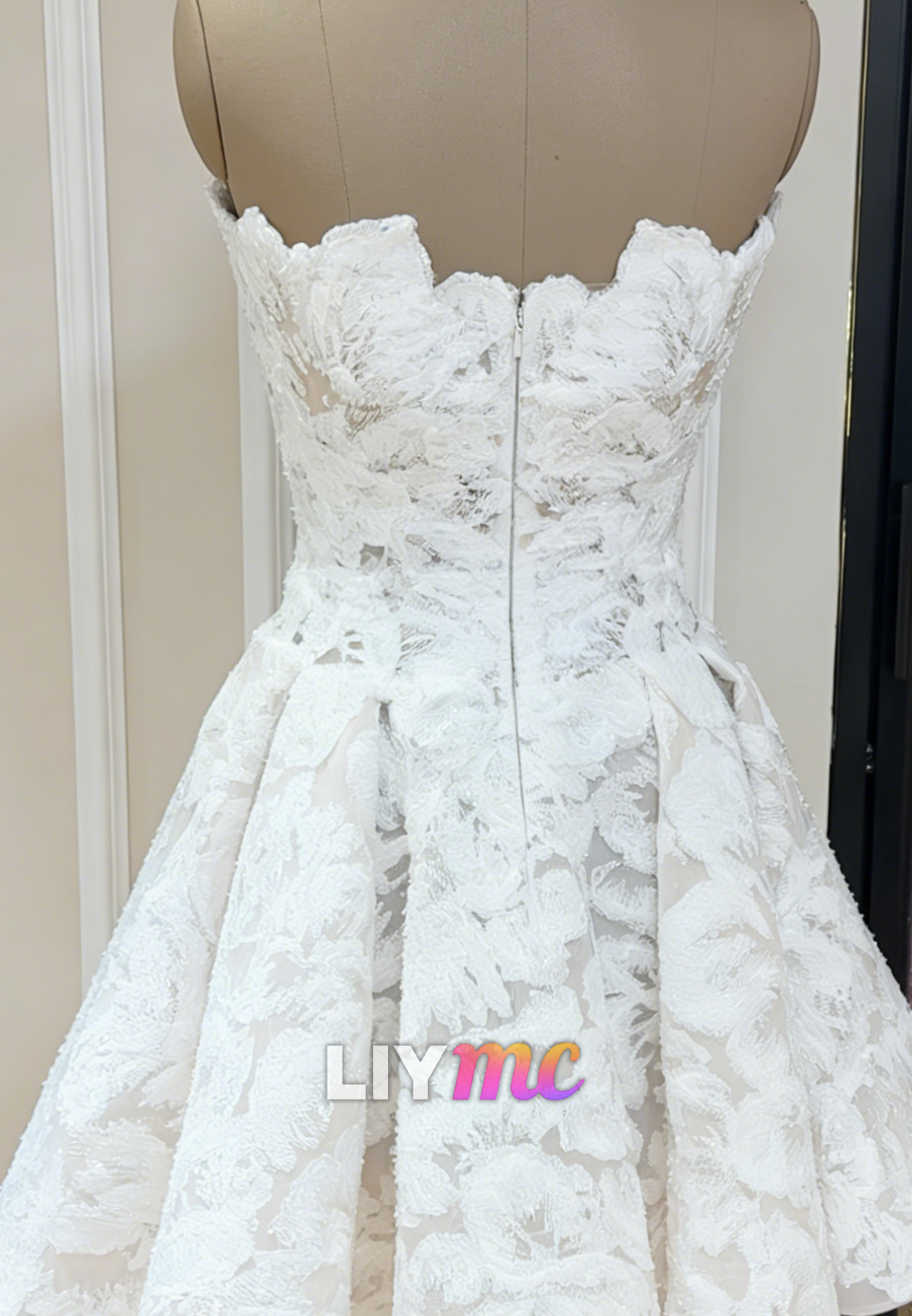 Sweetheart Appliquees A-Line Short Wedding Dress