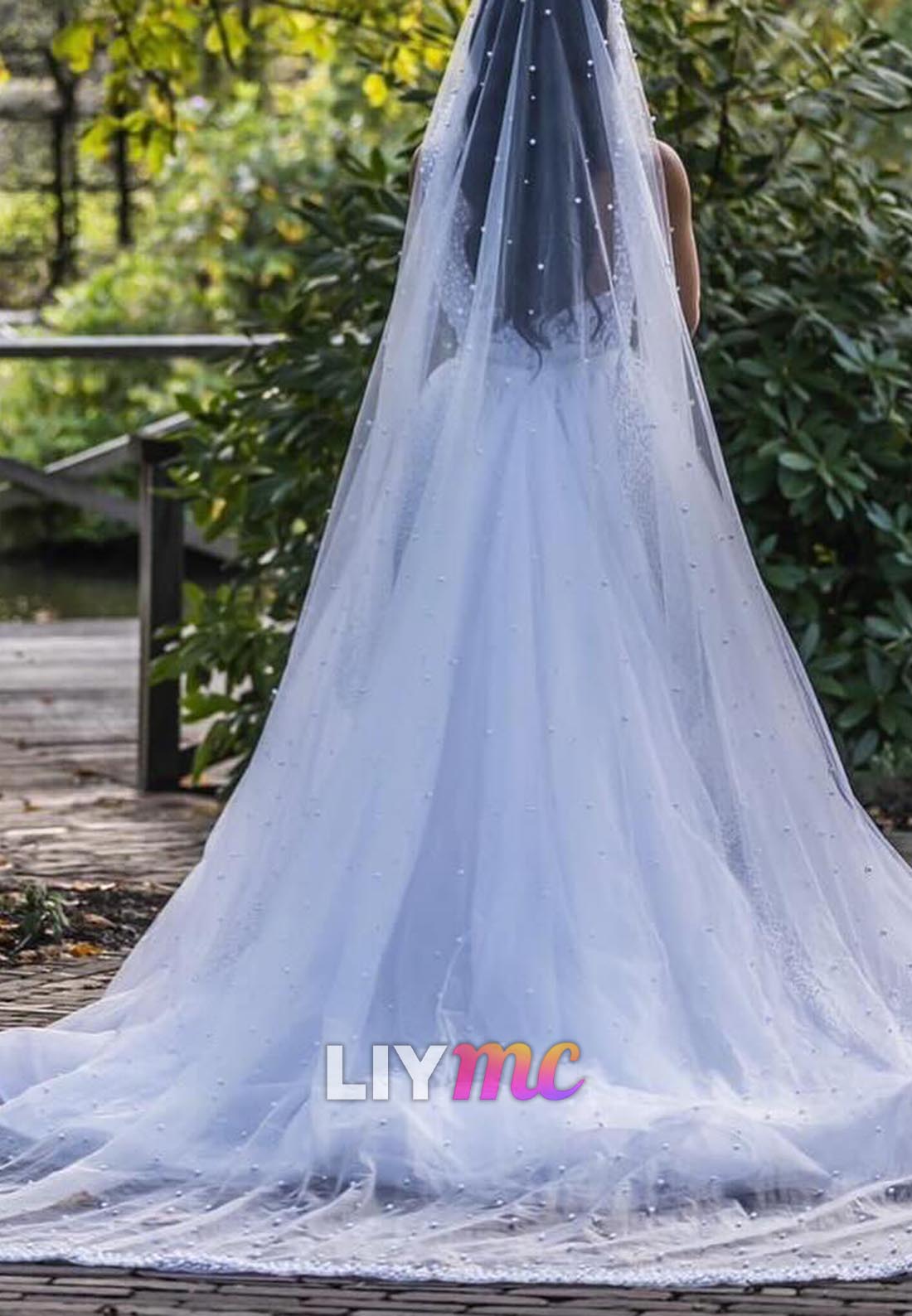 Sweetheart Appliques Strapless Mermaid Wedding Dress