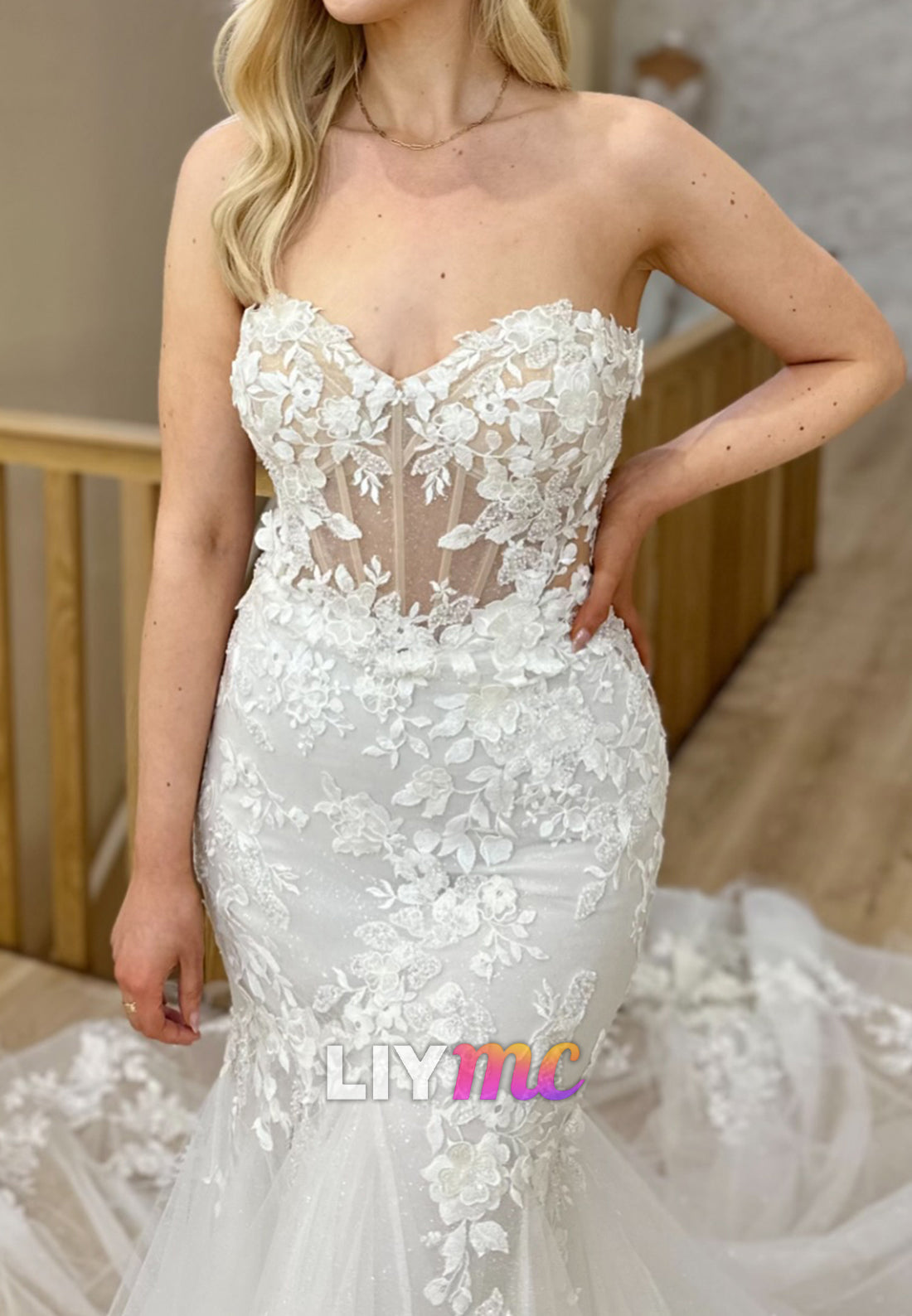 Sweetheart Appliques Tulle Fitted Mermaid Wedding Dress