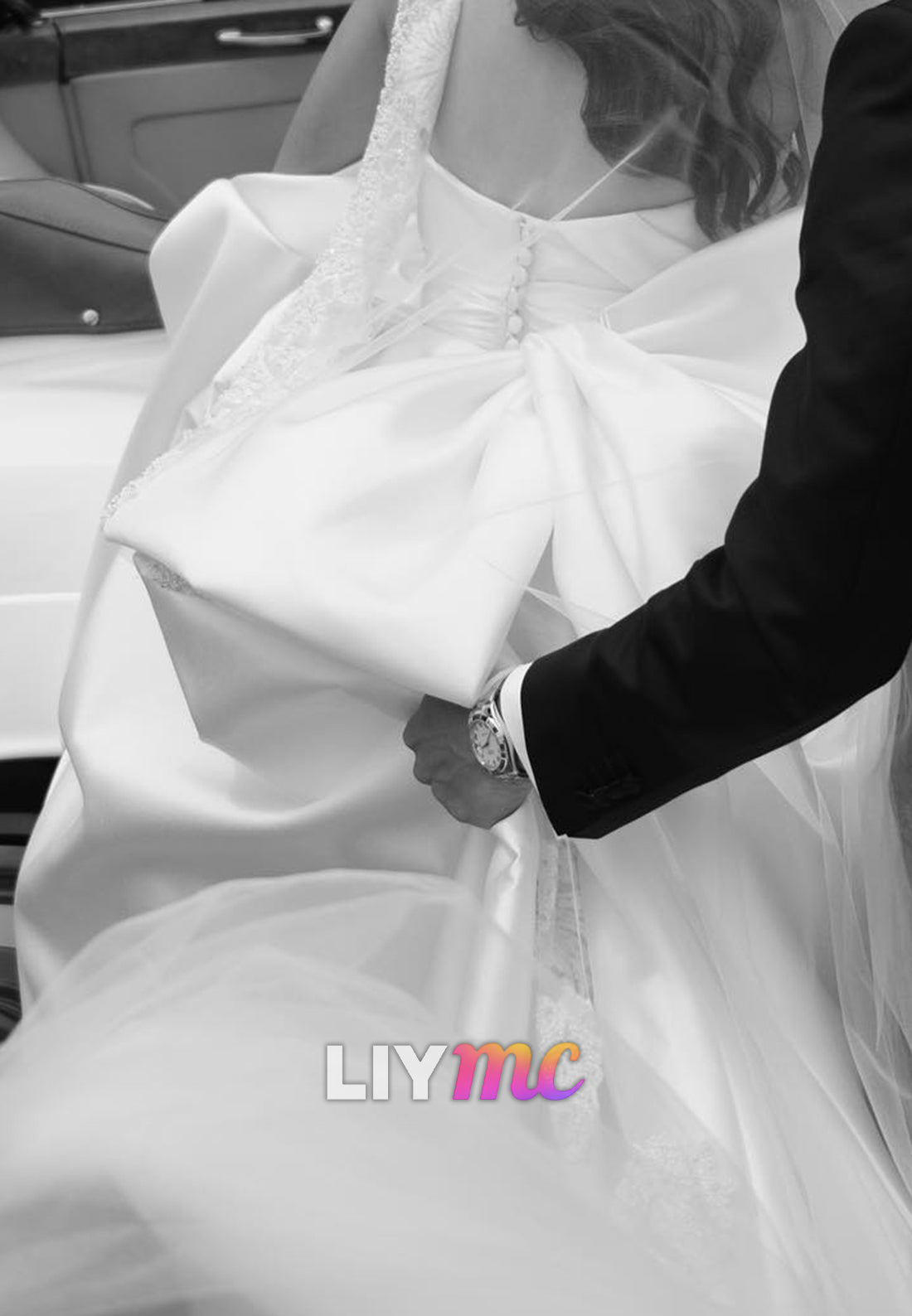 Sweetheart Bow Pleated Appliuqes A-Line Satin Wedding Dress