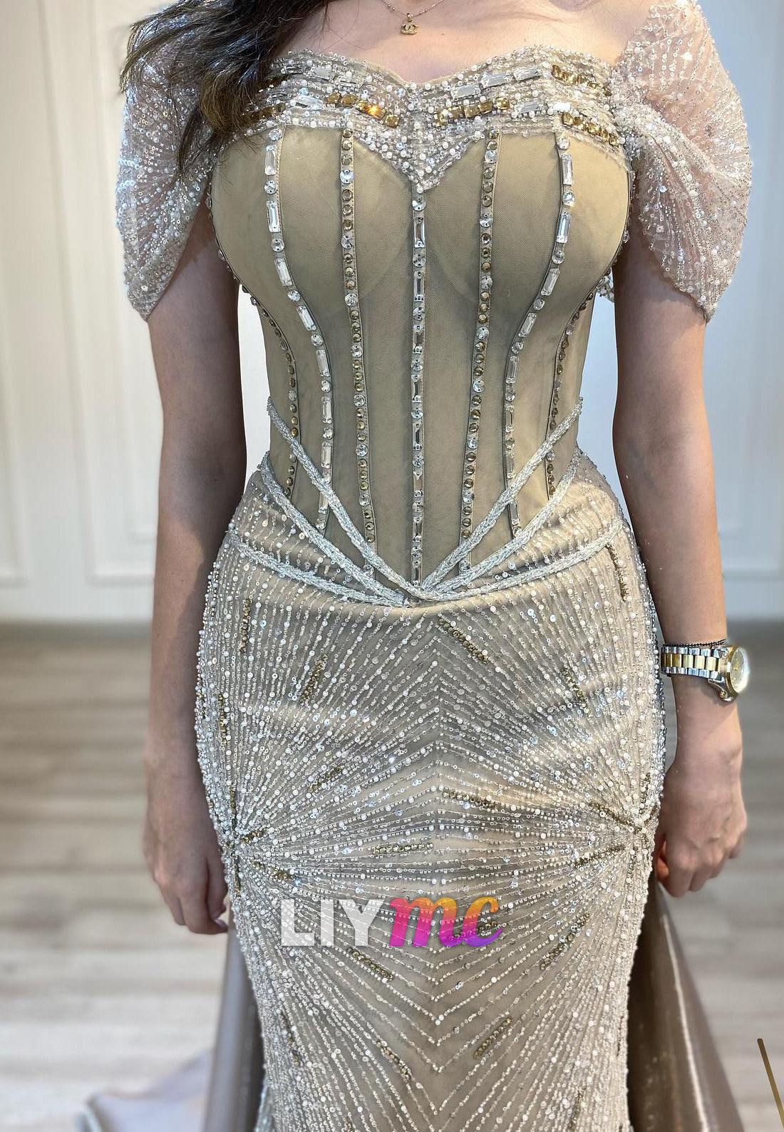 Sweetheart Cap Sleeves Beaded Embroidery Sparkly Sheath Evening Dress