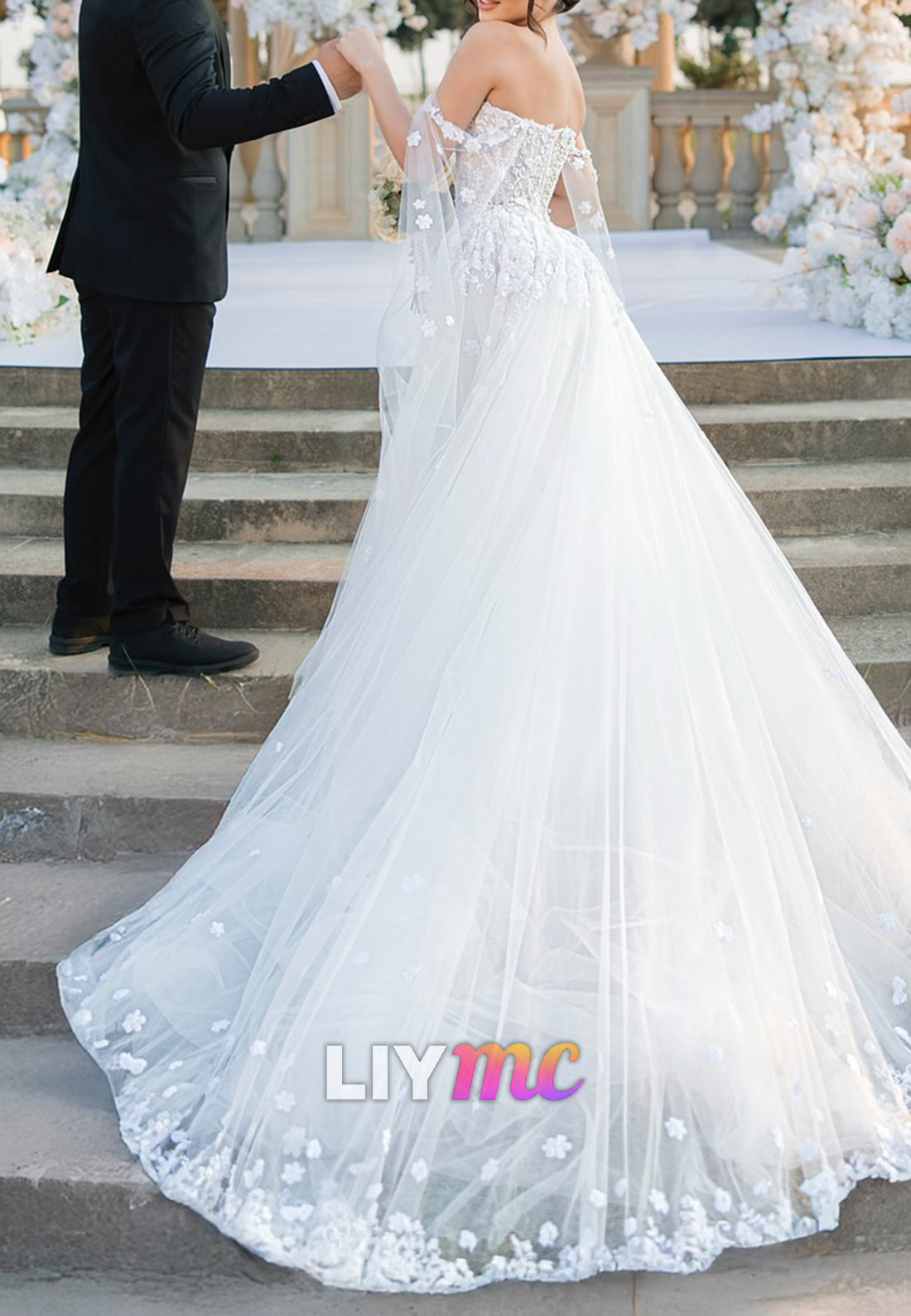 Sweetheart Floral Appliques Tulle Ball Gown Wedding Dress