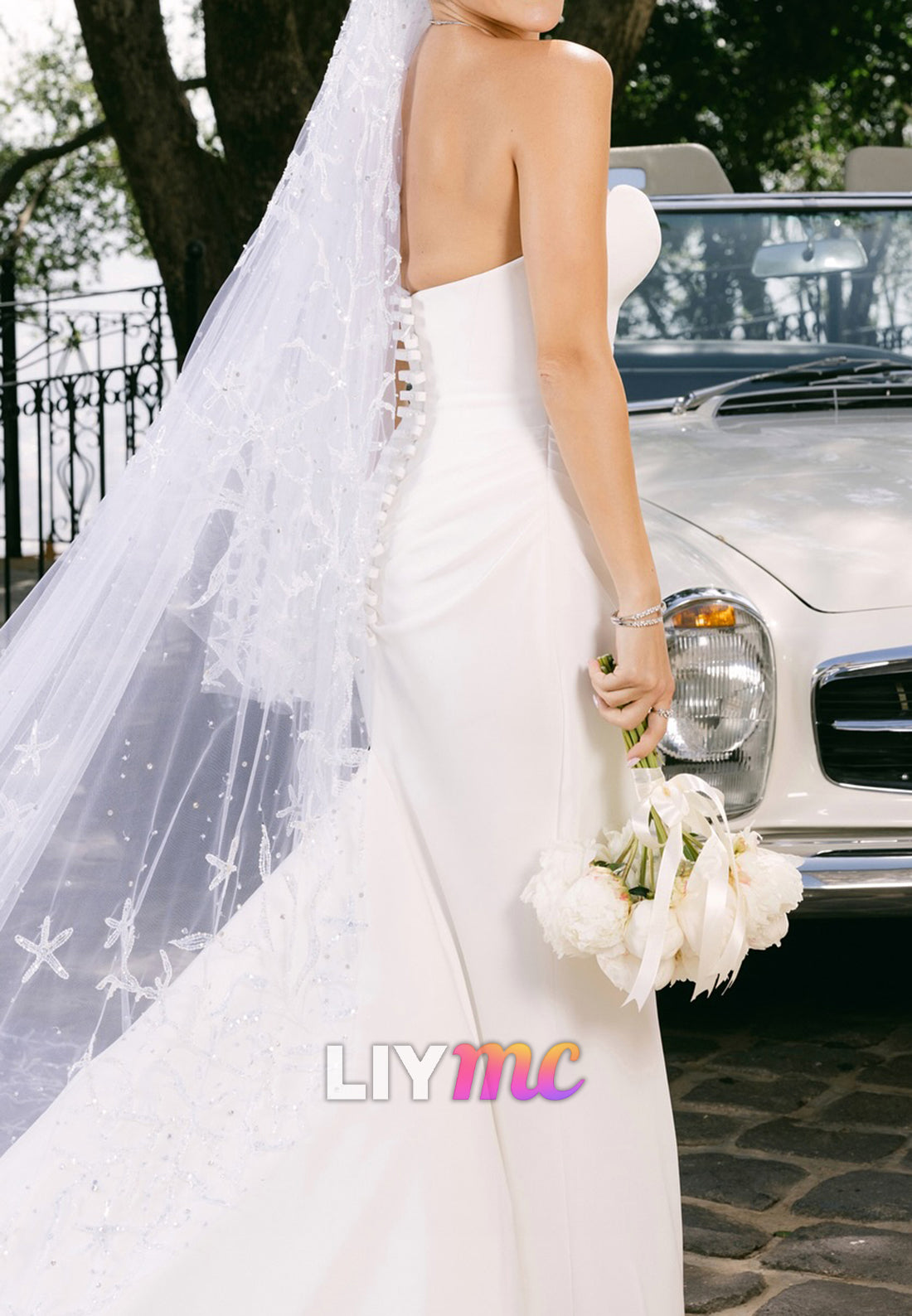 Sweetheart Floral Embellished Sleeveless Mermaid Wedding Dress