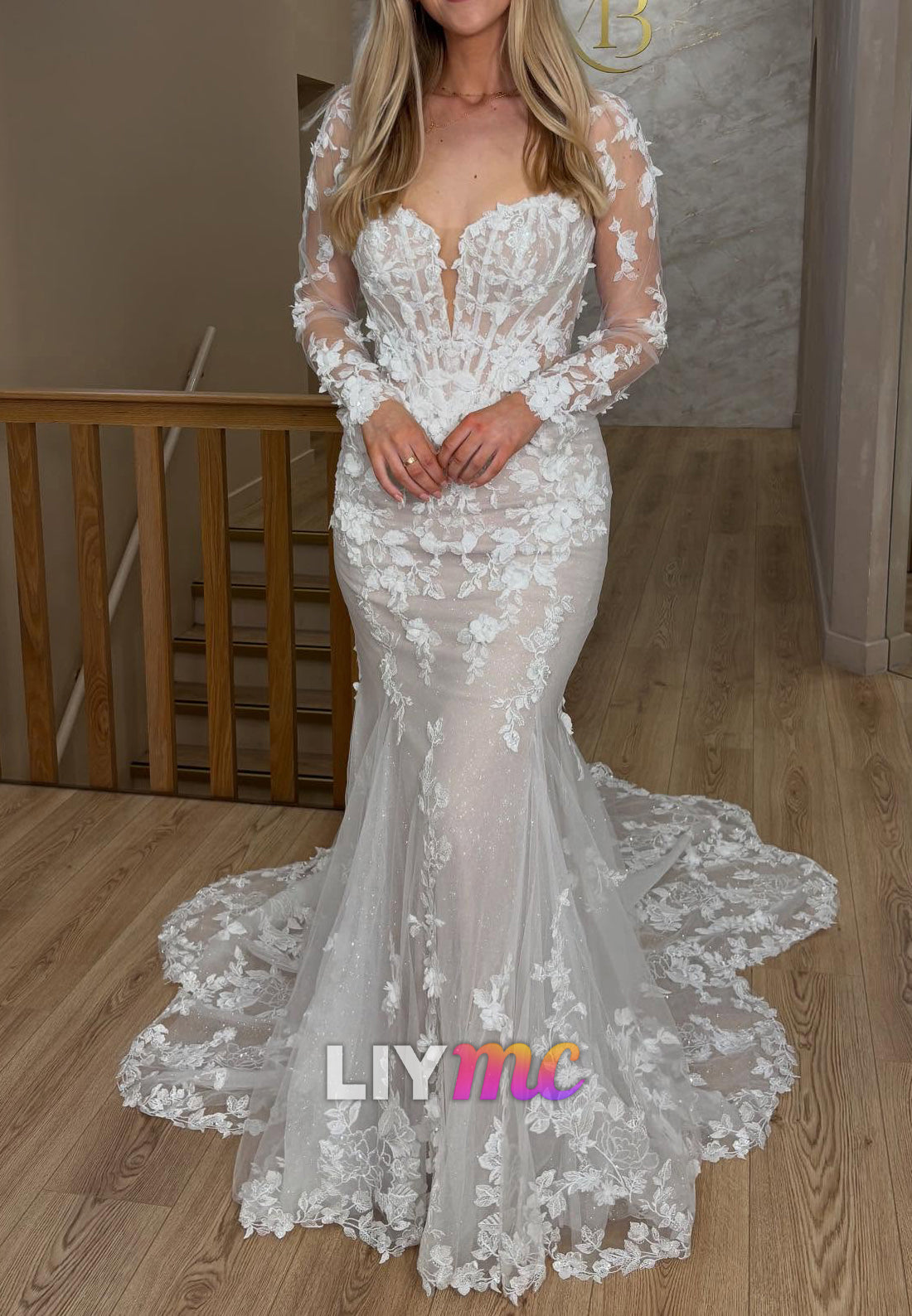 Sweetheart Long Sleeves Appliques Mermaid Wedding Dress