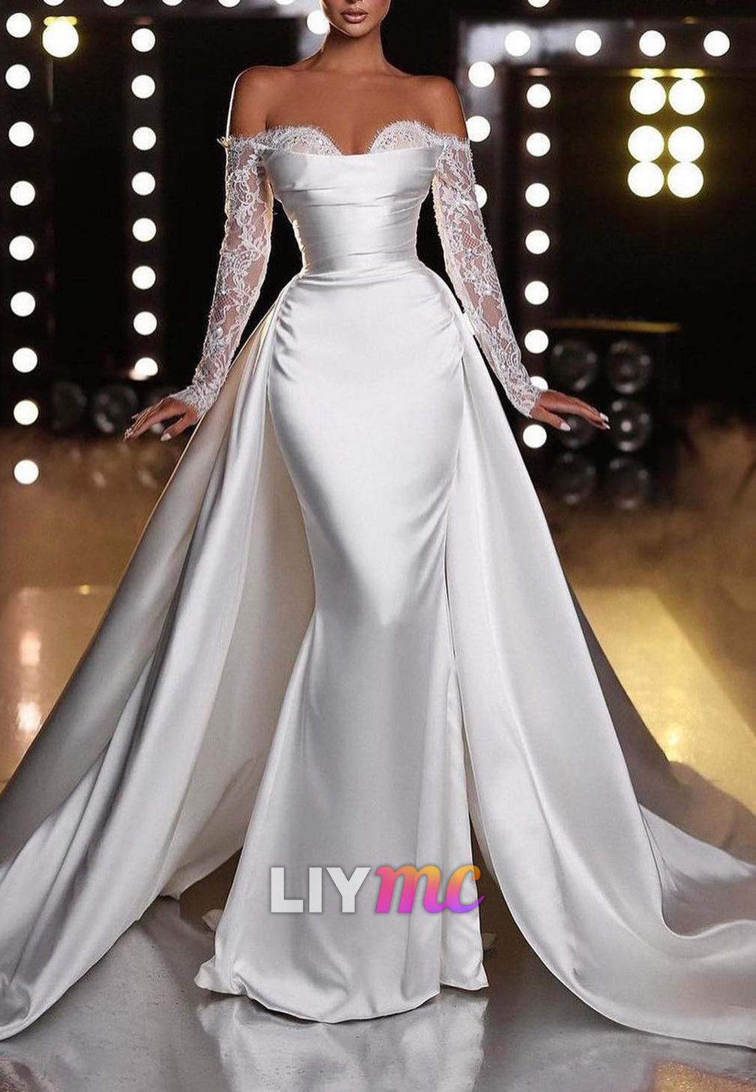 Sweetheart Long Sleeves Appliques Mermaid Wedding Dress