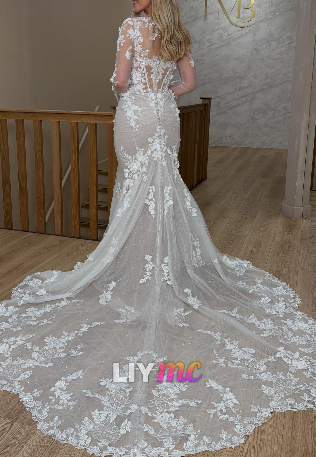 Sweetheart Long Sleeves Appliques Mermaid Wedding Dress