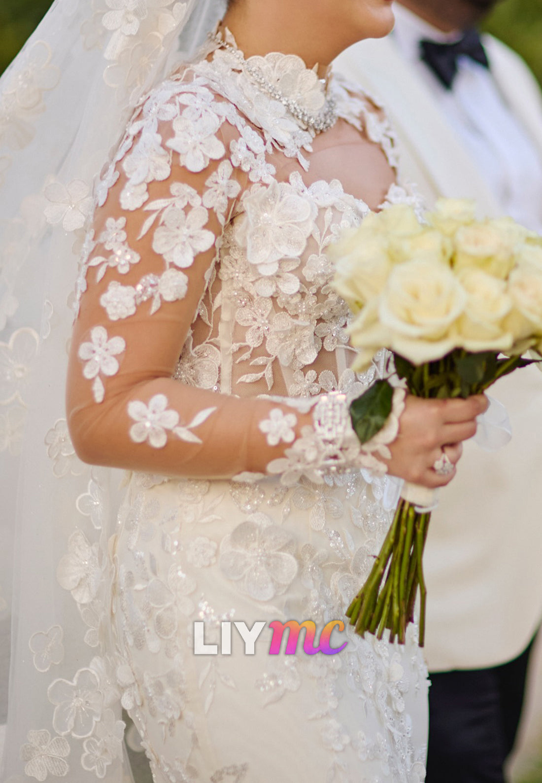 Sweetheart Long Sleeves Appliques Mermaid Wedding Dress