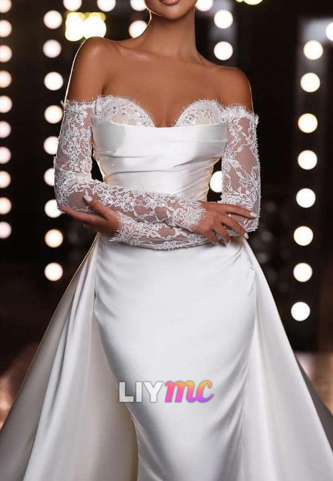 Sweetheart Long Sleeves Appliques Mermaid Wedding Dress