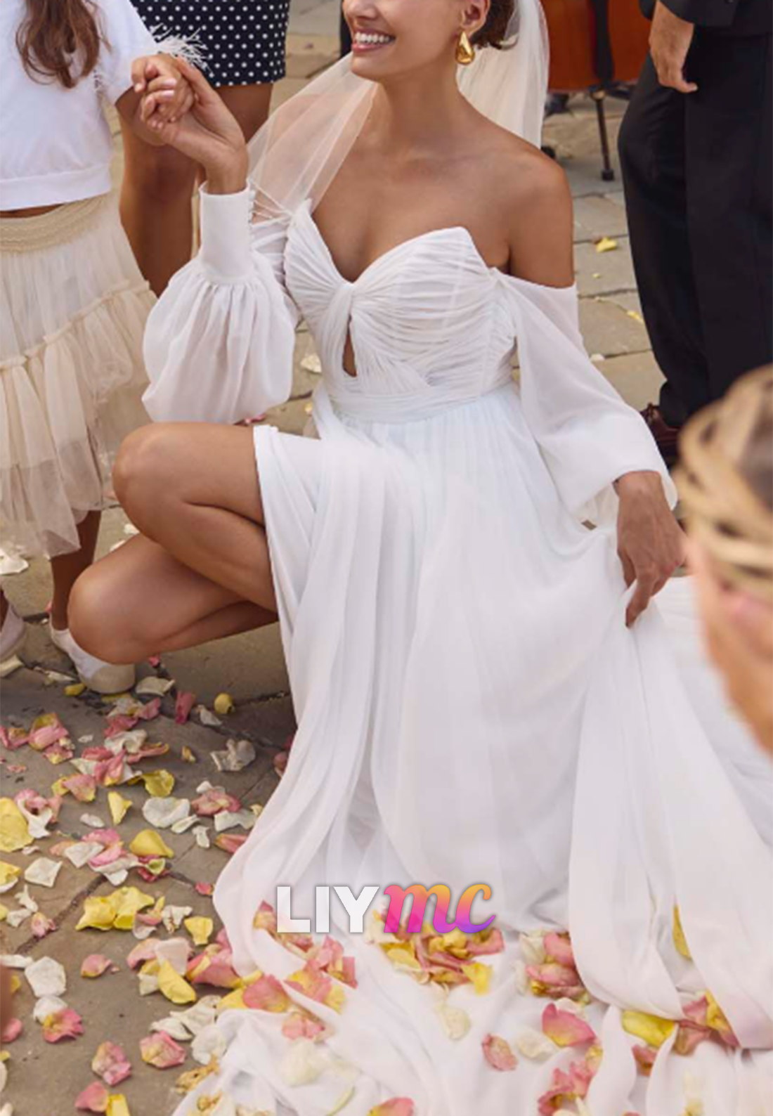 Sweetheart Long Sleeves Chiffon Pleated A-Line Beach Wedding Dress