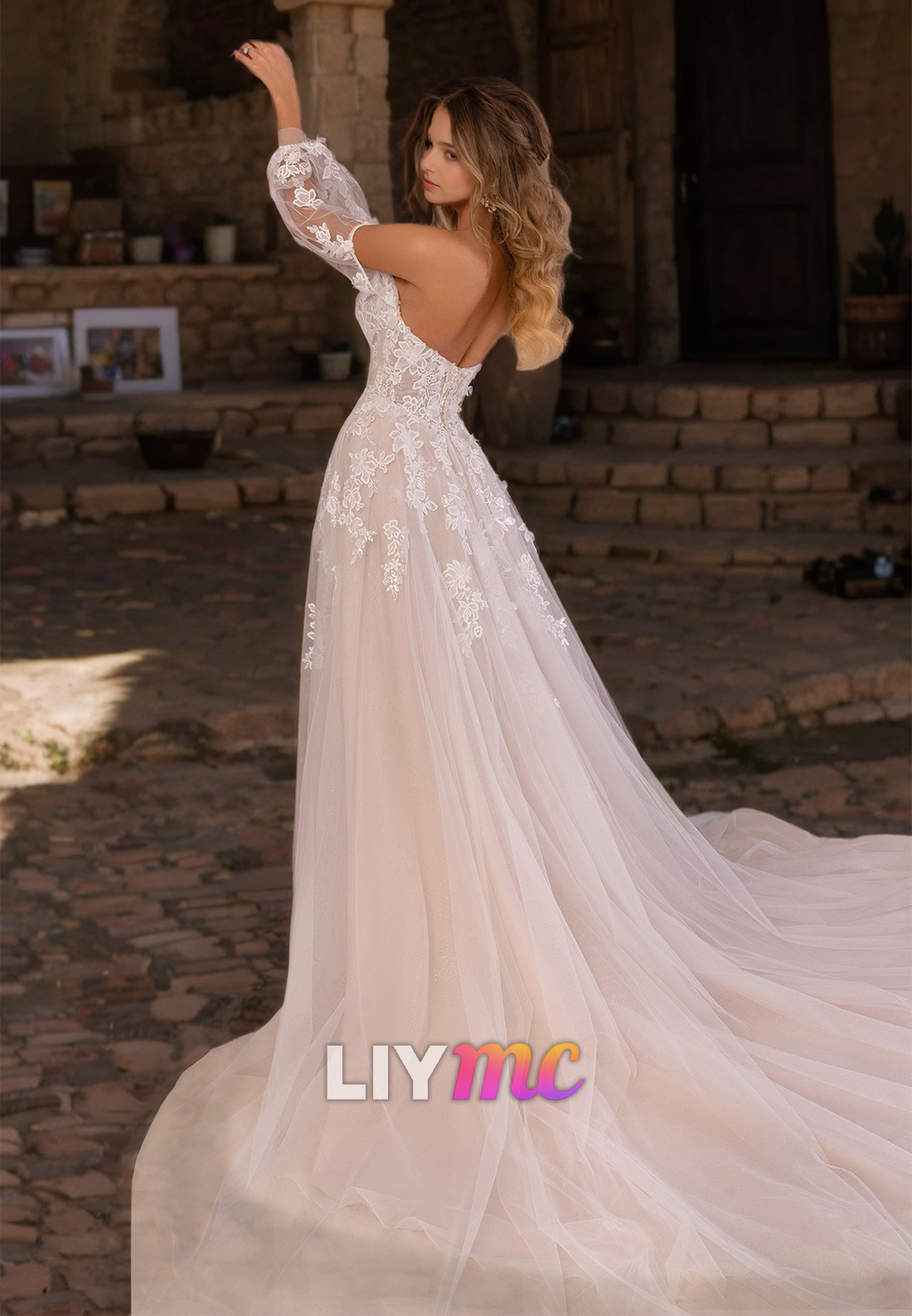 Sweetheart Long Sleeves Floral Appliques Tulle A-Line Wedding Dress