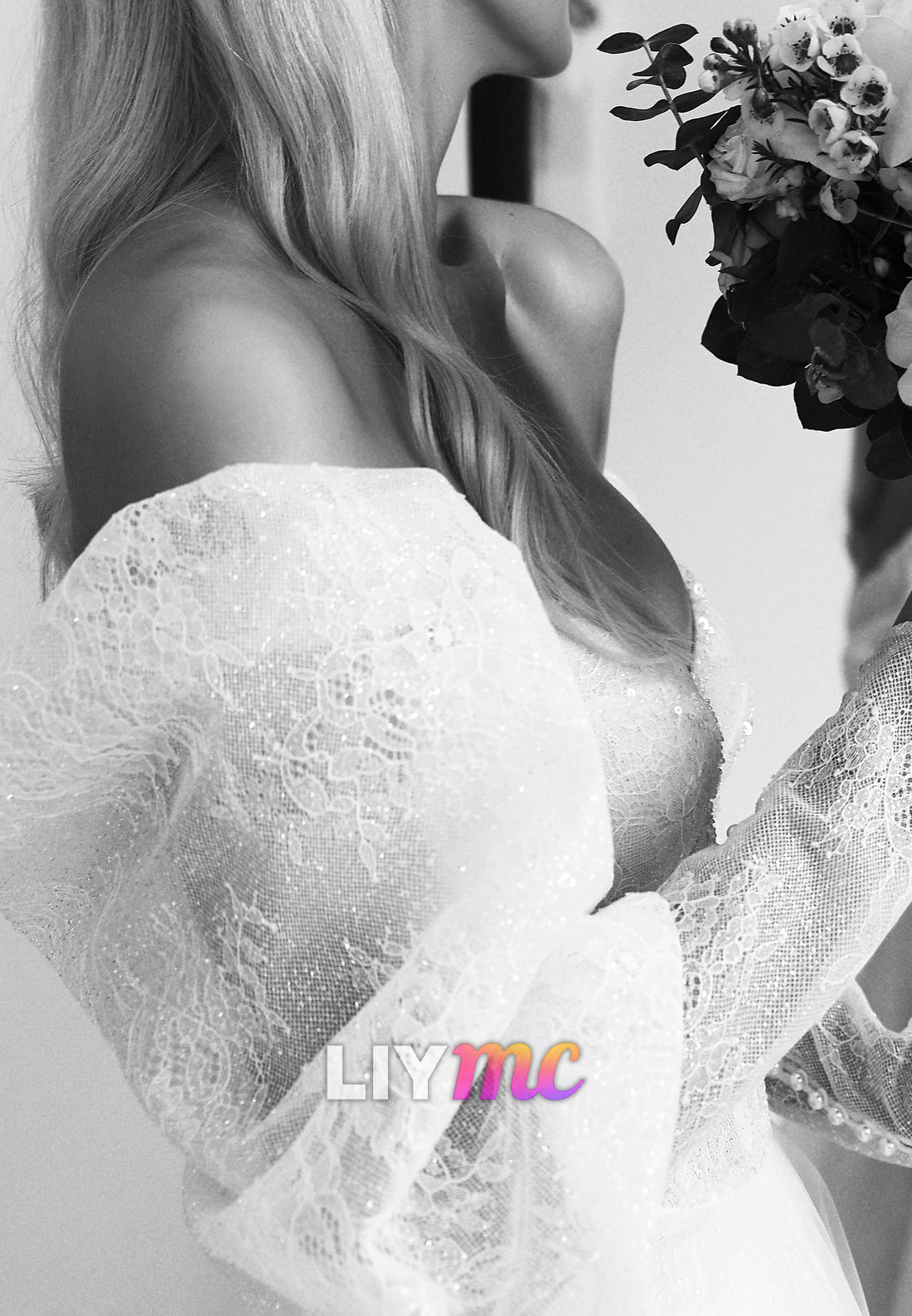 Sweetheart Long Sleeves Lace Appliques A-Line Wedding Dress