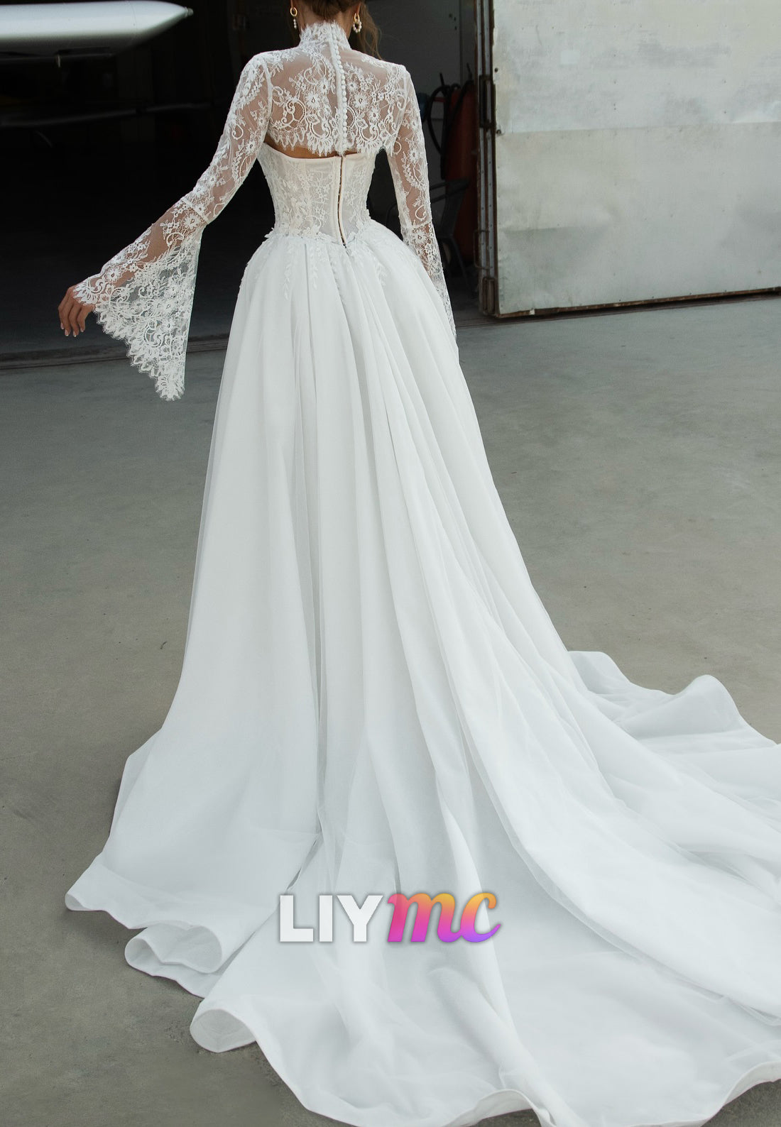 Sweetheart Long Sleeves Lace Appliques A-Line Wedding Dress