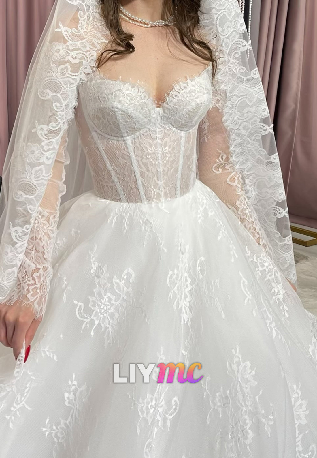 Sweetheart Long Sleeves Lace Appliques A-Line Wedding Dress
