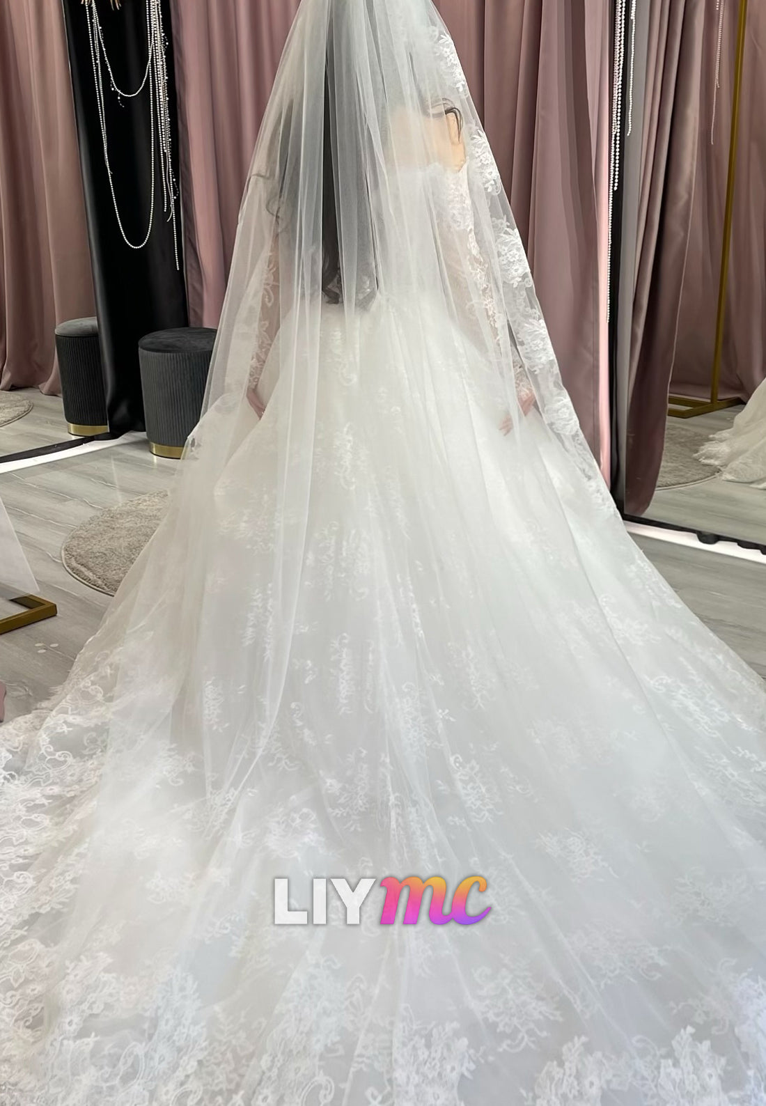 Sweetheart Long Sleeves Lace Appliques A-Line Wedding Dress