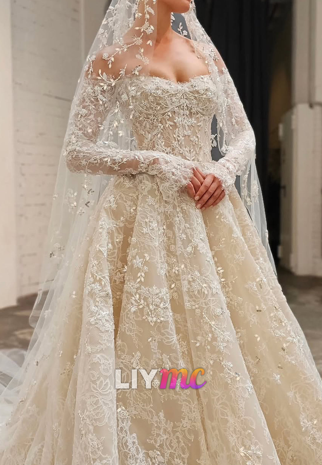 Sweetheart Long Sleeves Lace Appliques Beaded A-Line Wedding Dress
