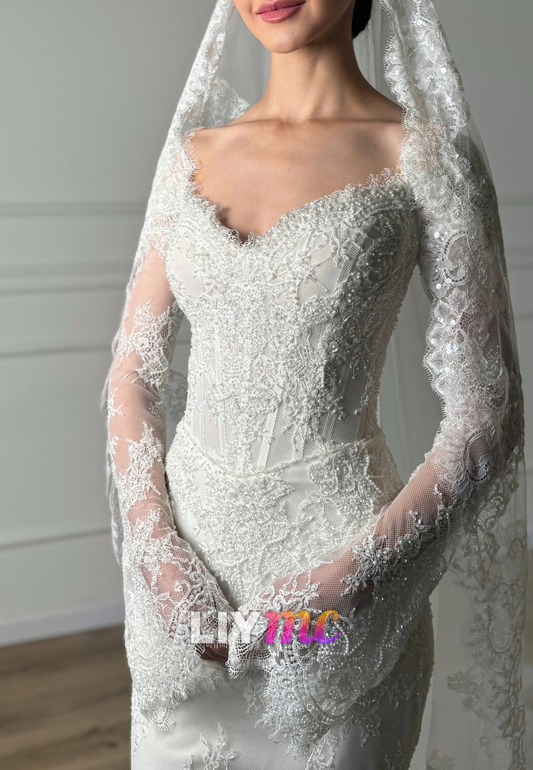 Sweetheart Long Sleeves Lace Appliques Fitted Mermaid Wedding Dress