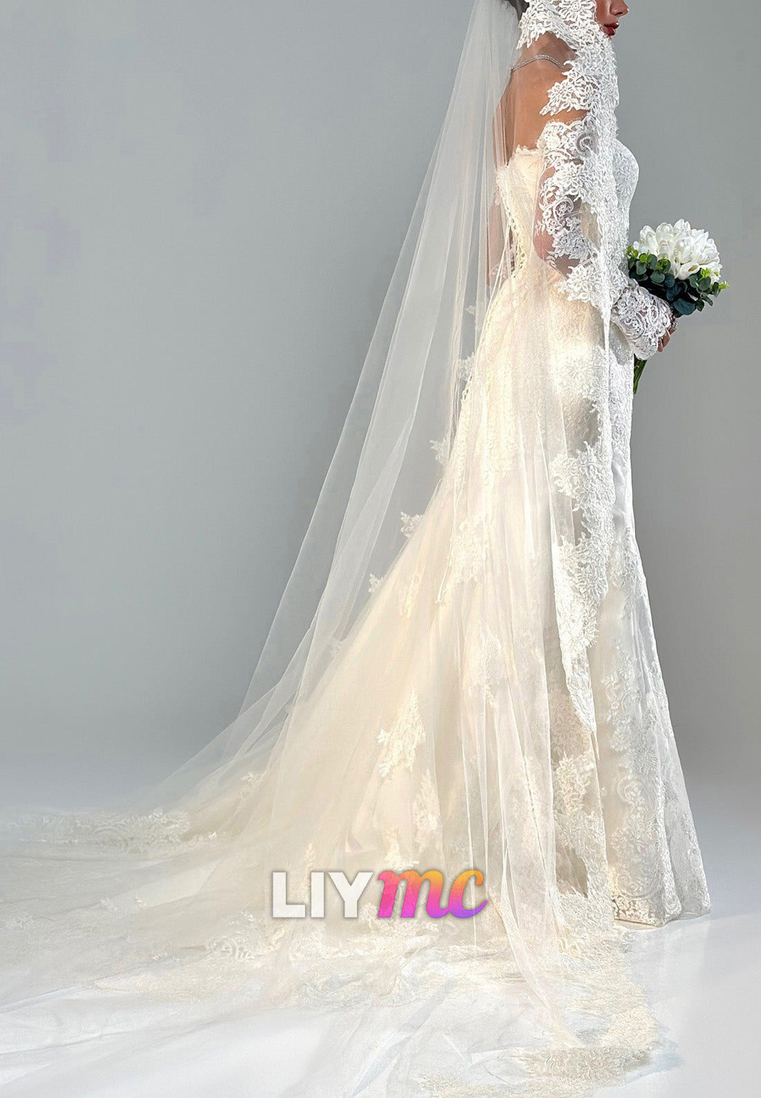 Sweetheart Long Sleeves Lace Appliques Mermaid Wedding Dress