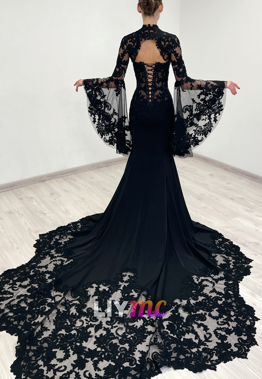 Sweetheart Long Sleeves Lace Appliques Mermaid Wedding Dress