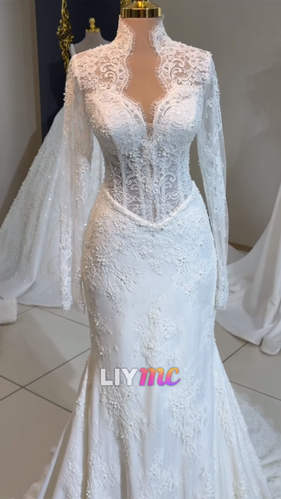 Sweetheart Long Sleeves Lace Appliques Mermaid Wedding Dress