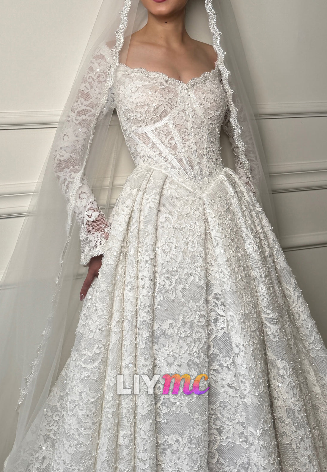 Sweetheart Long Sleeves Pleated Lace Appliques A-Line Wedding Dress