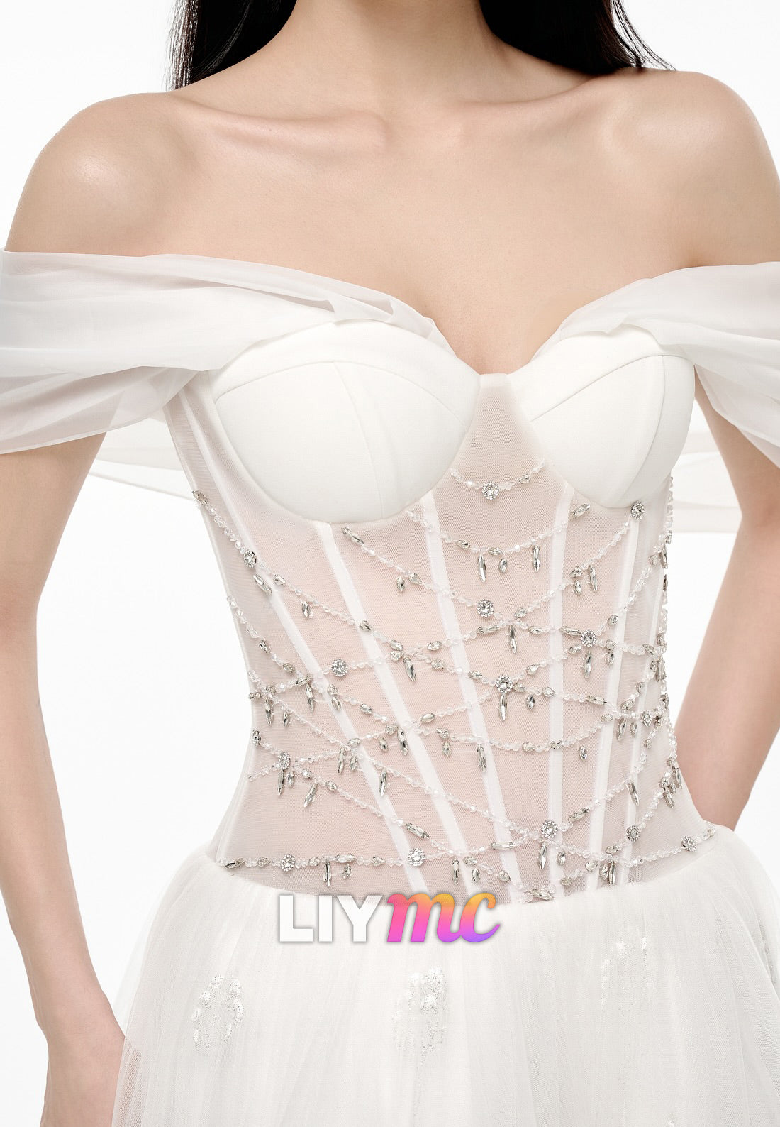 Sweetheart Sleeveless Appliques Tulle A-Line Wedding Dress
