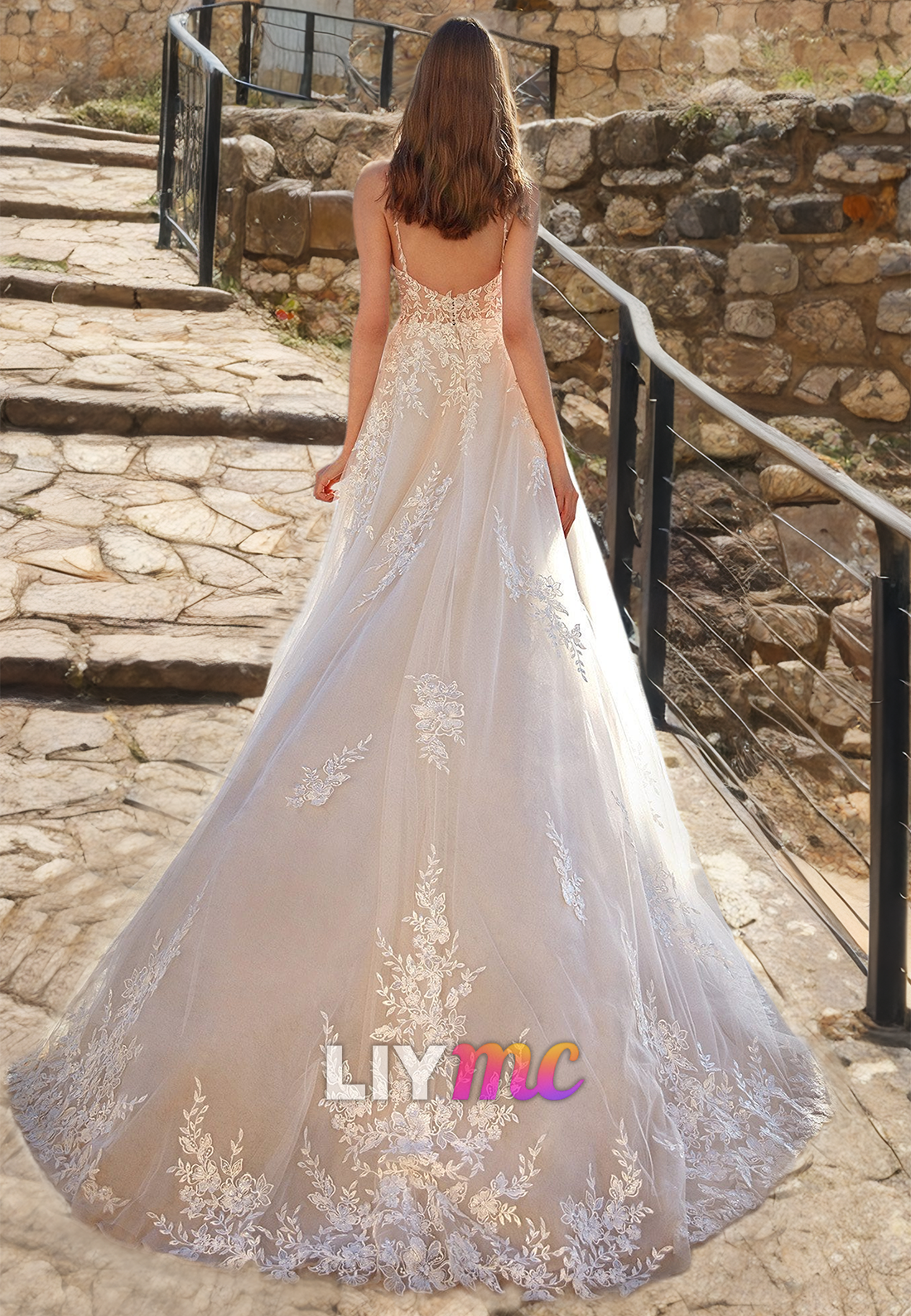 Sweetheart Sleeveless Appliques Tulle A-Line Wedding Dress