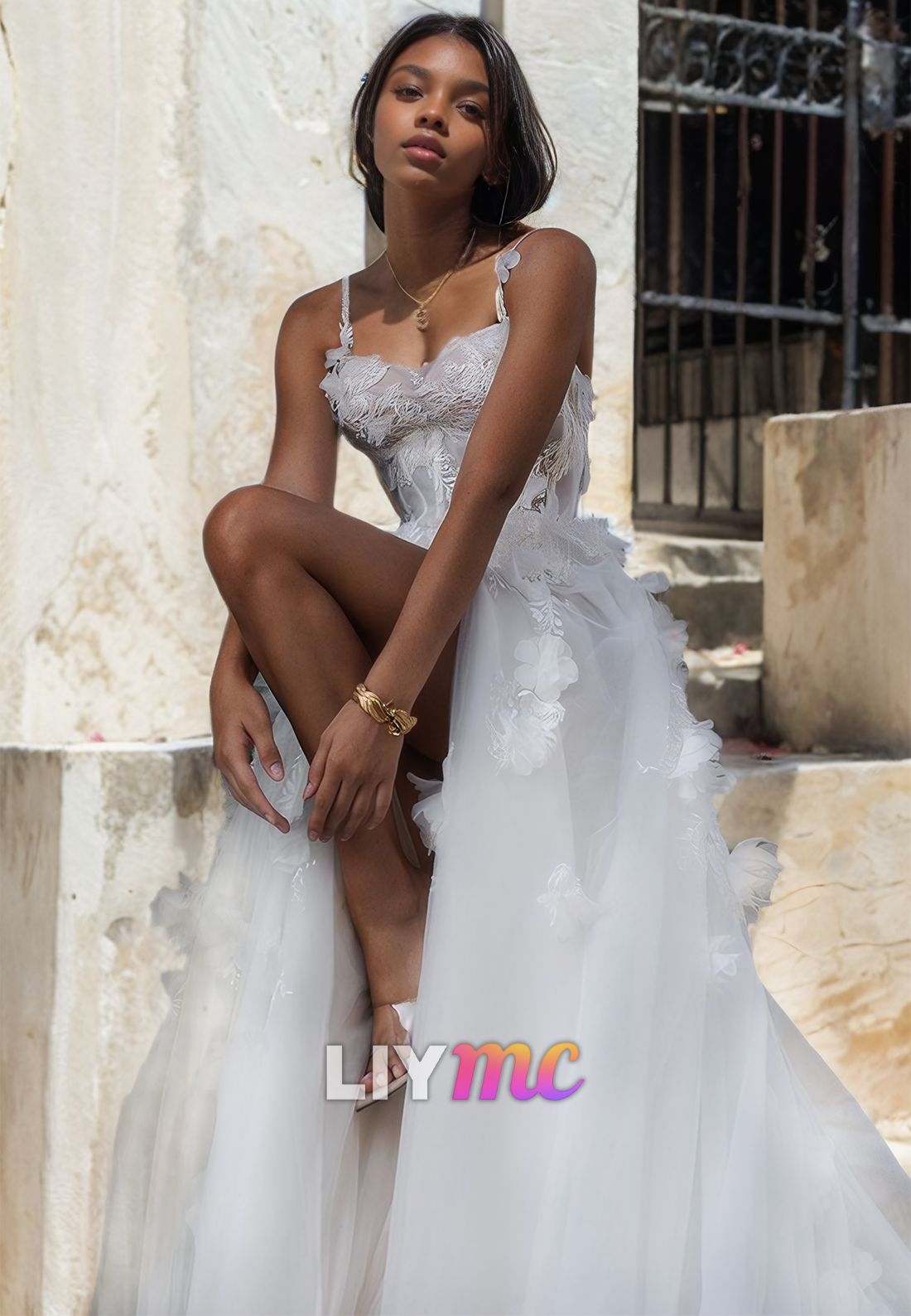 Sweetheart Sleeveless Appliques Tulle Floral Embellished A-Line Beach Wedding Dress