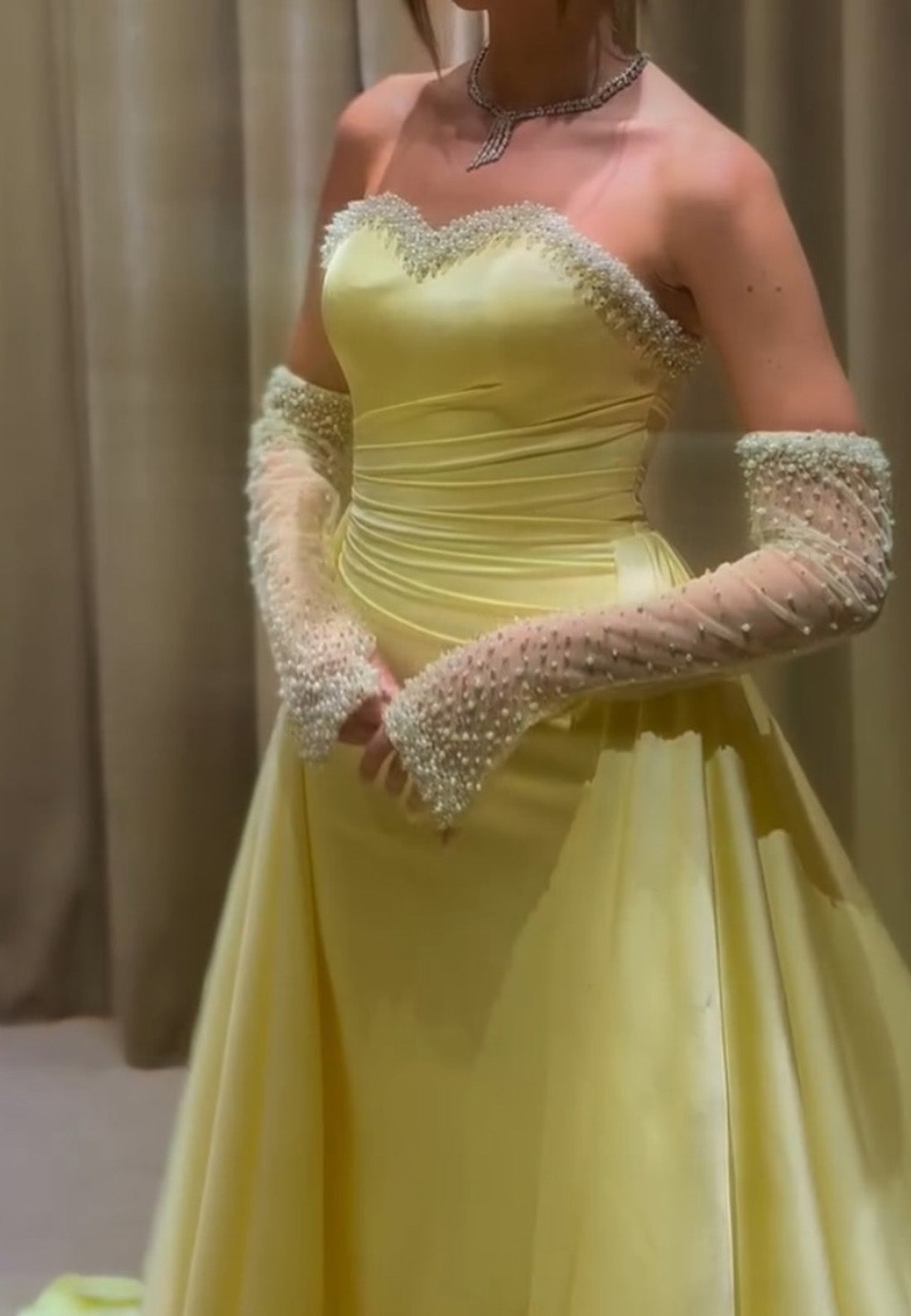 Sweetheart Sleeveless Beaded Pleated Sheath Evening Dress