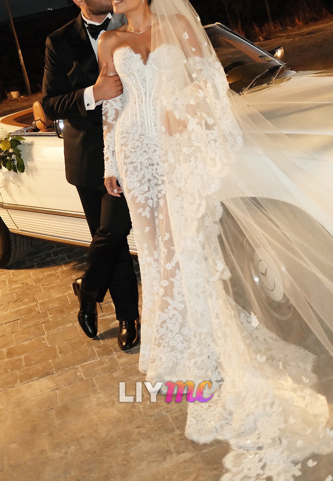 Sweetheart Sleeveless Lace Appliques Mermaid Wedding Dress