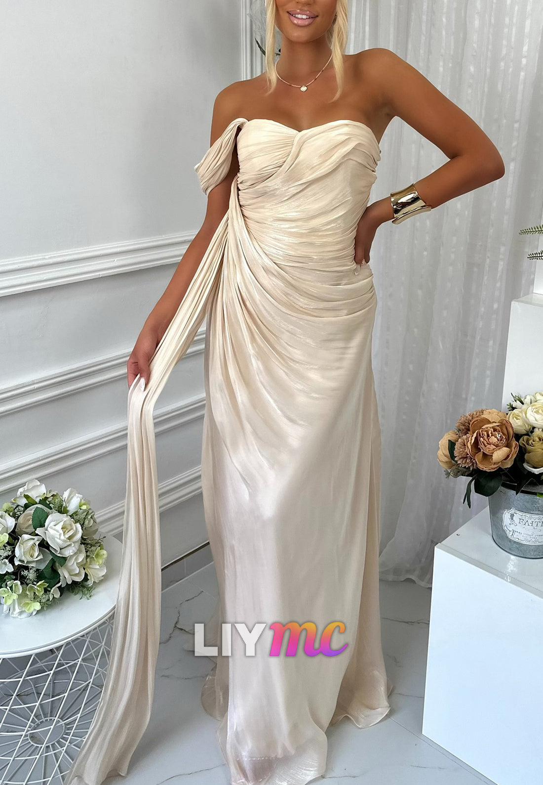Sweetheart Sleeveless Ruched Sheath Sleek Evening Dress