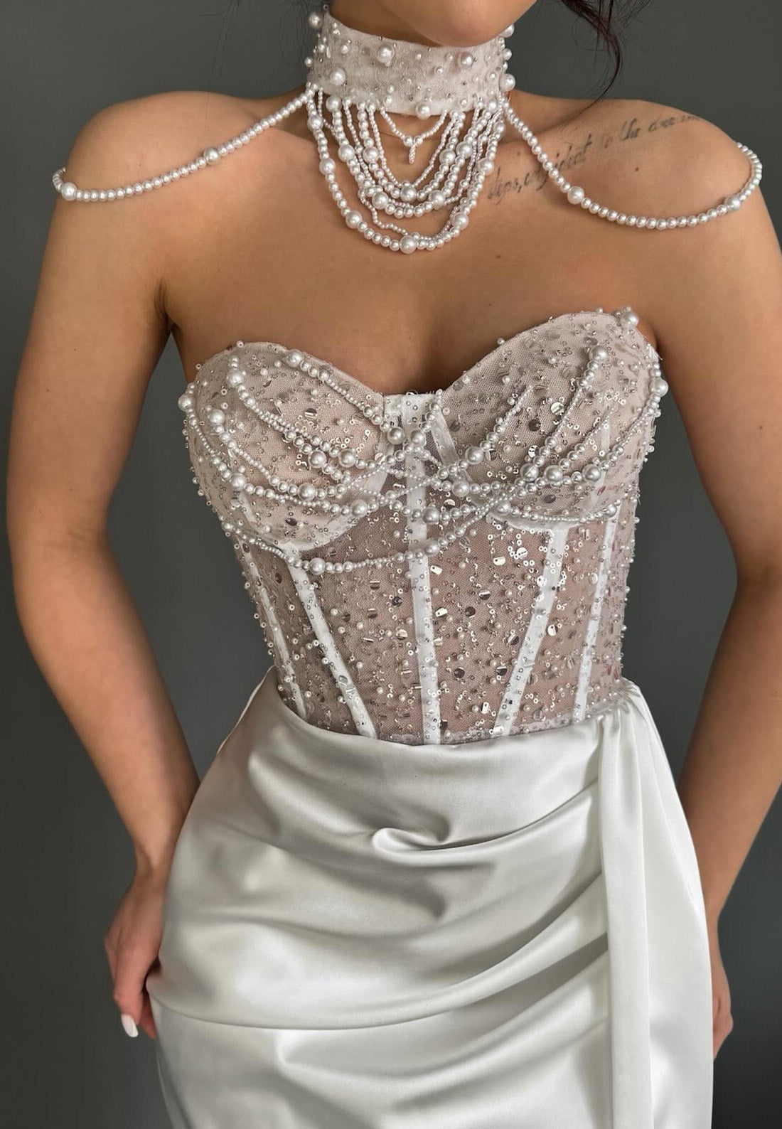 Sweetheart Sleeveless Sequins Beaded Sheath Prom Dress