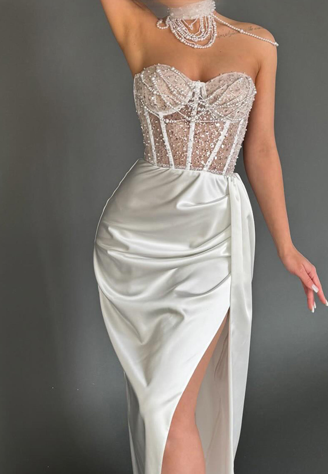 Sweetheart Sleeveless Sequins Beaded Sheath Prom Dress