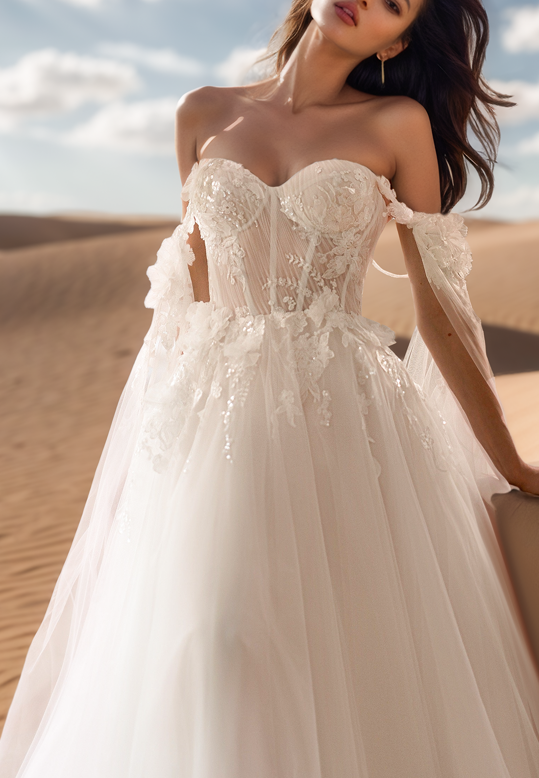 Sweetheart Spaghetti Straps Appliques Tulle A-Line Wedding Dress