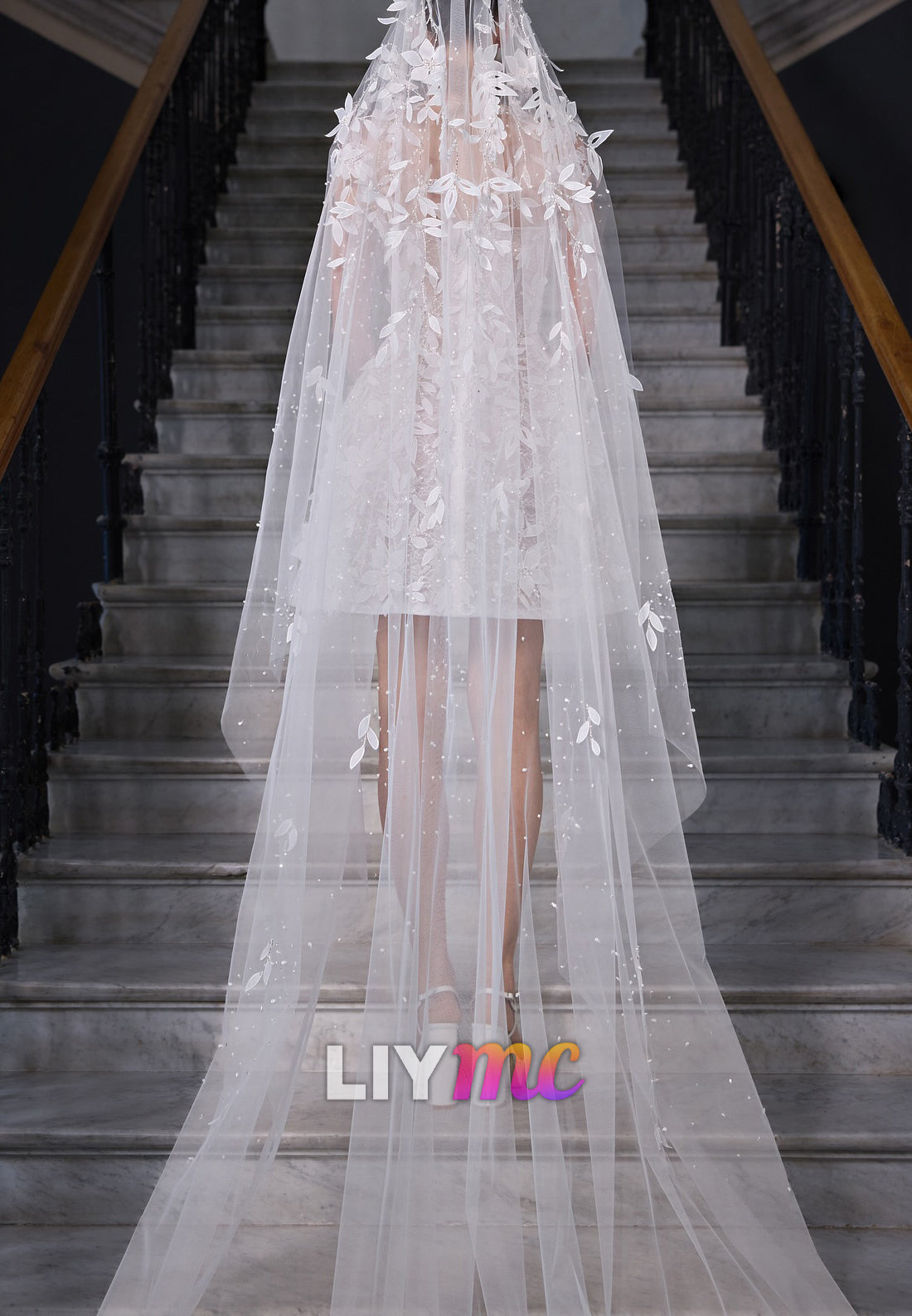 Sweetheart Straps Appliques A-Line Short Wedding Dress