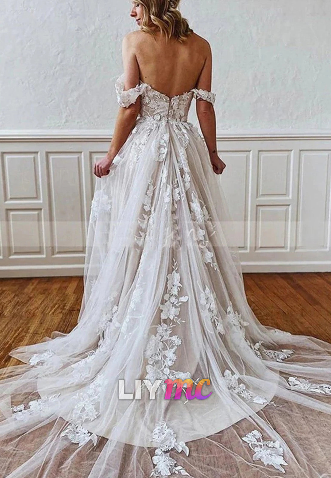 Sweetheart Straps Floral Appliques A-Line Wedding Dress
