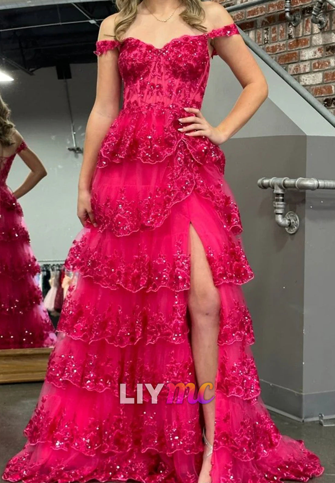 Sweetheart Straps Tiered Sequins Appliques A-Line Prom Dress