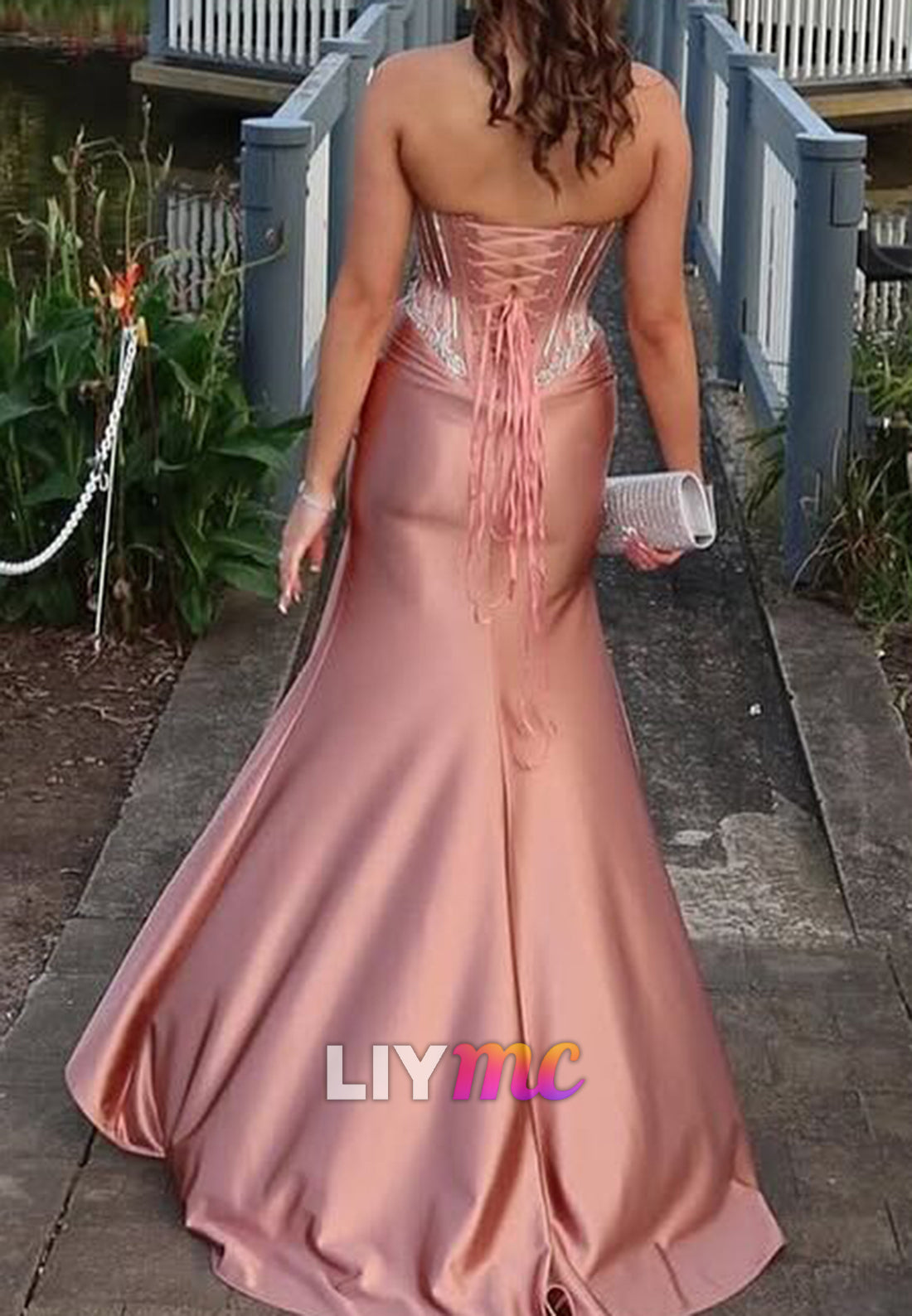 V-Necck Sleevelesss Beaded Sparkly Sheath Prom Dress